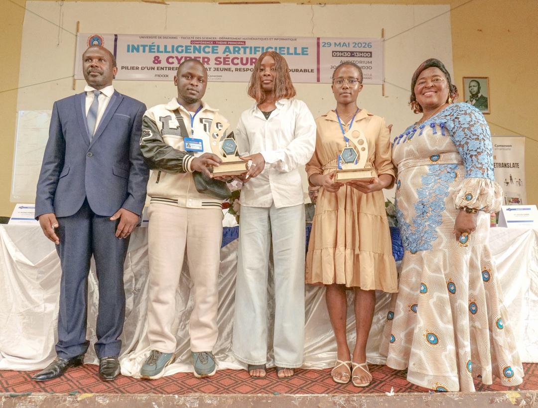 Prize moment during the AlgoTech 2026 conference
